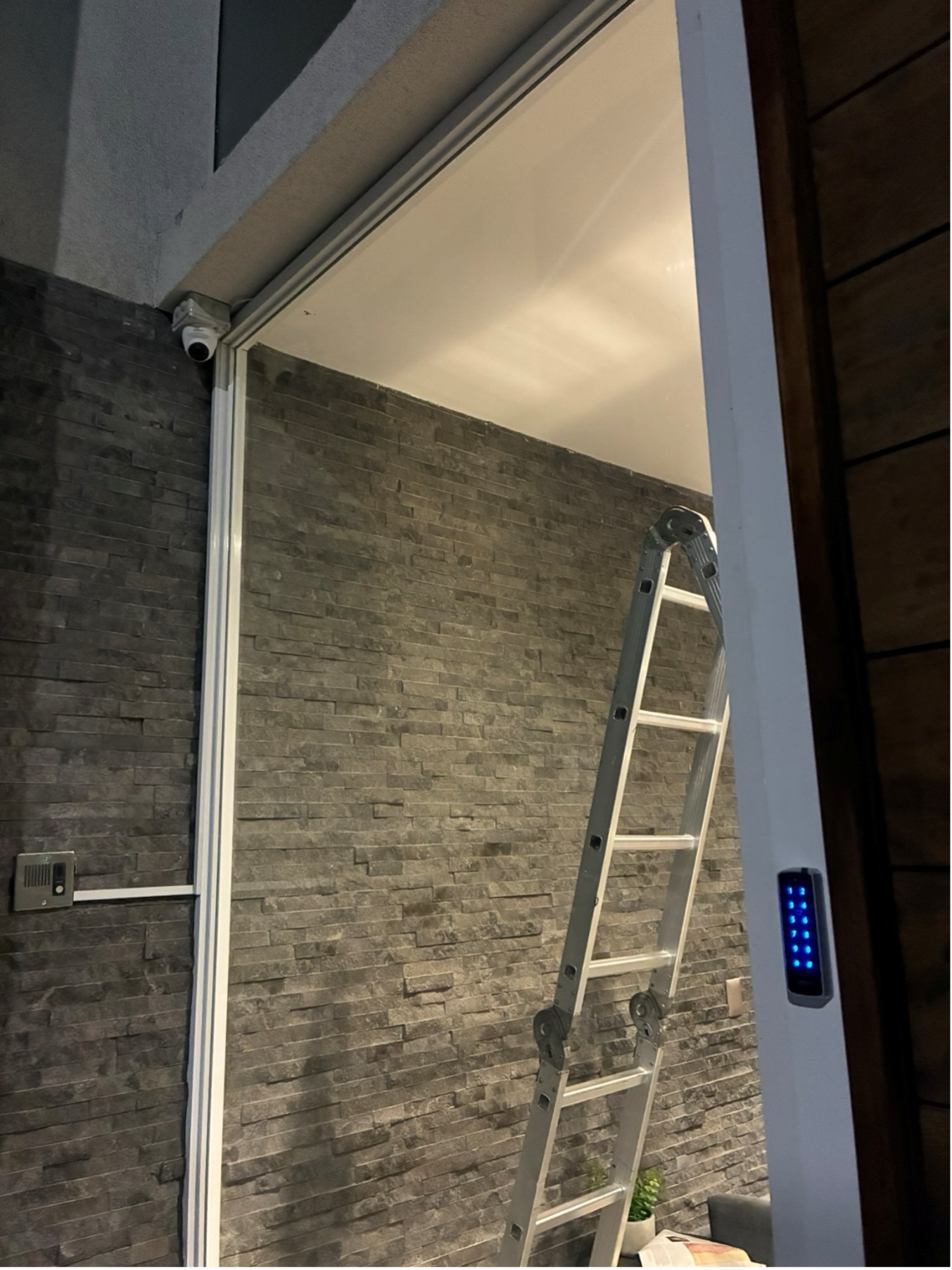 Proyecto de seguridad electrónica Rtech